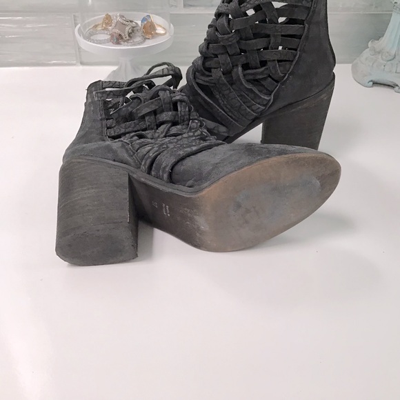Free People Distressed Cage Boots Sz 7/37 EUC! - Picture 3 of 6